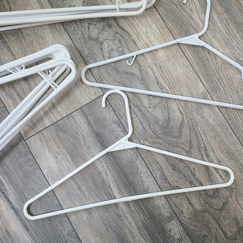 20 White Plastic Hangers | Closet Organizing